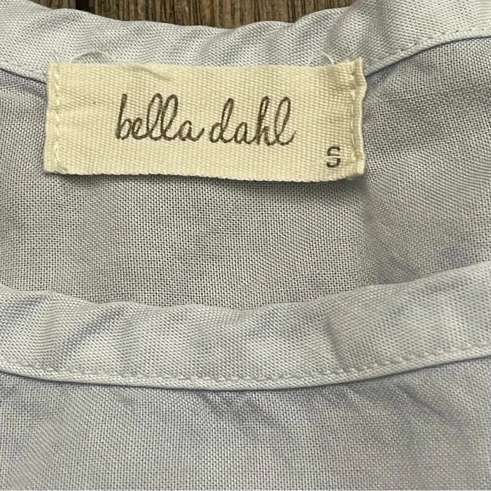 Bella Dahl 100% Tencel fray hem blouse. Pale blue, size small. EUC. - Picture 3 of 9